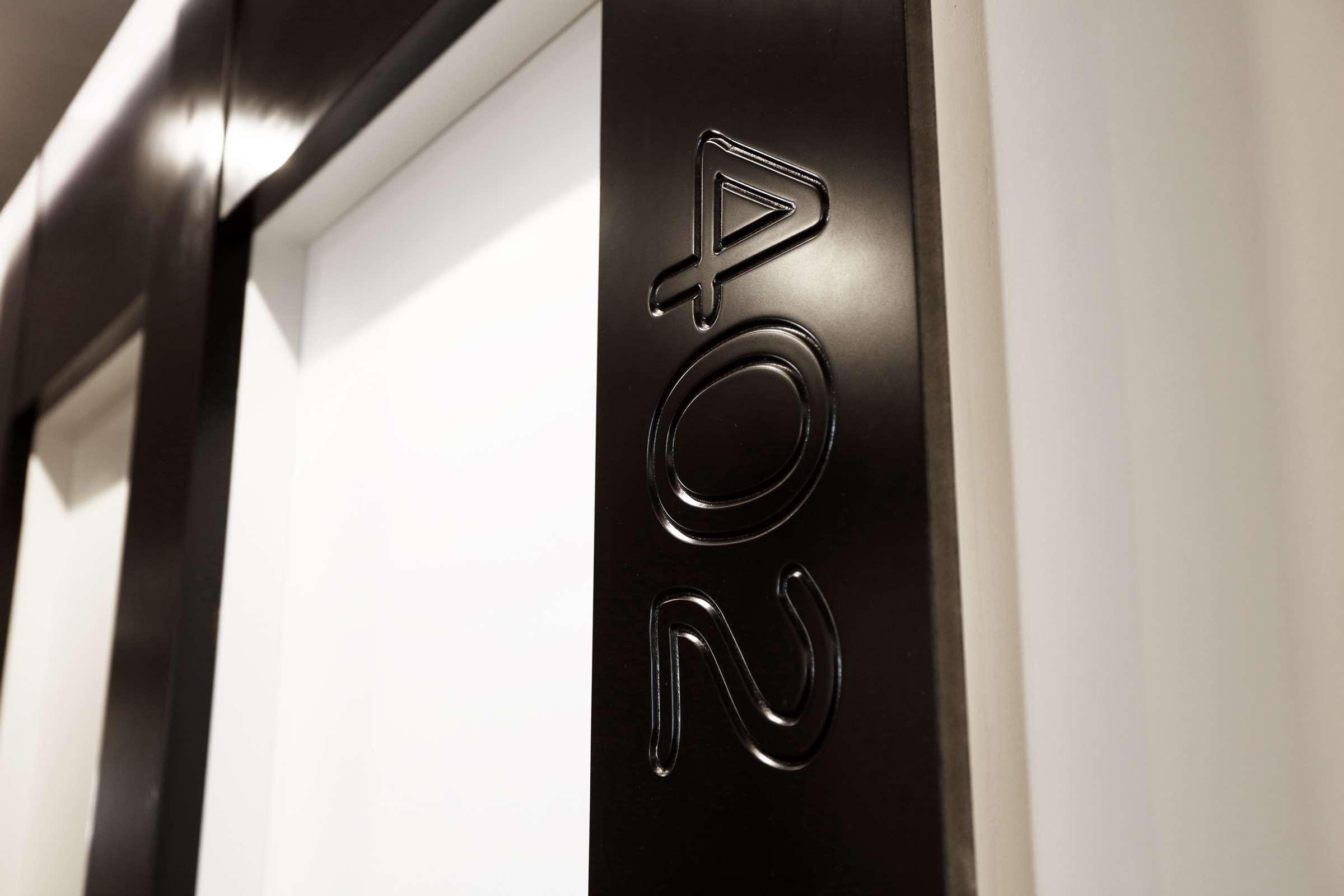 Hotel Joan Miro Museum Palma Kültér fotó The word "PON" in the elevator