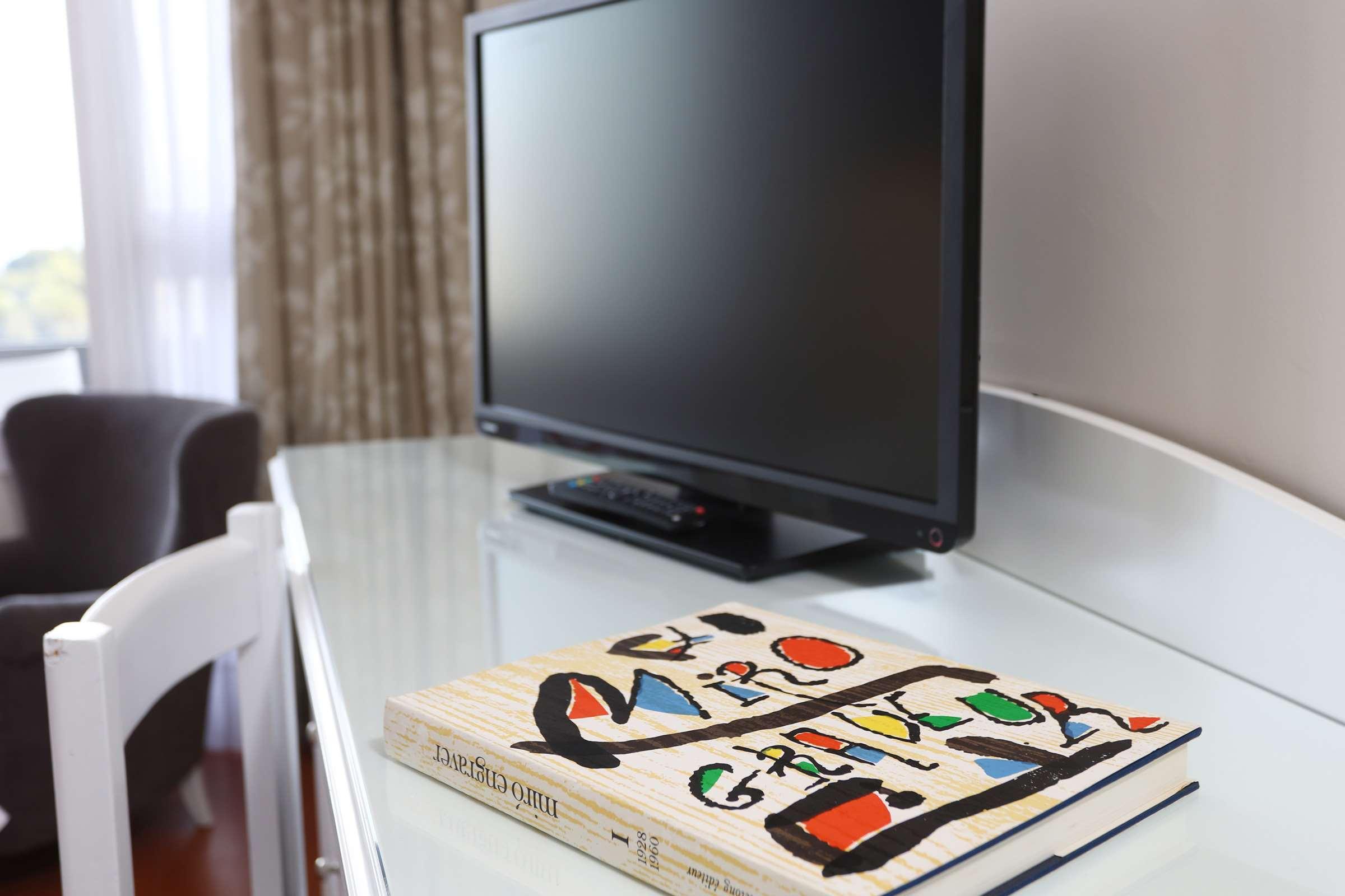 Hotel Joan Miro Museum Palma Szoba fotó The book "Miro Cooper"