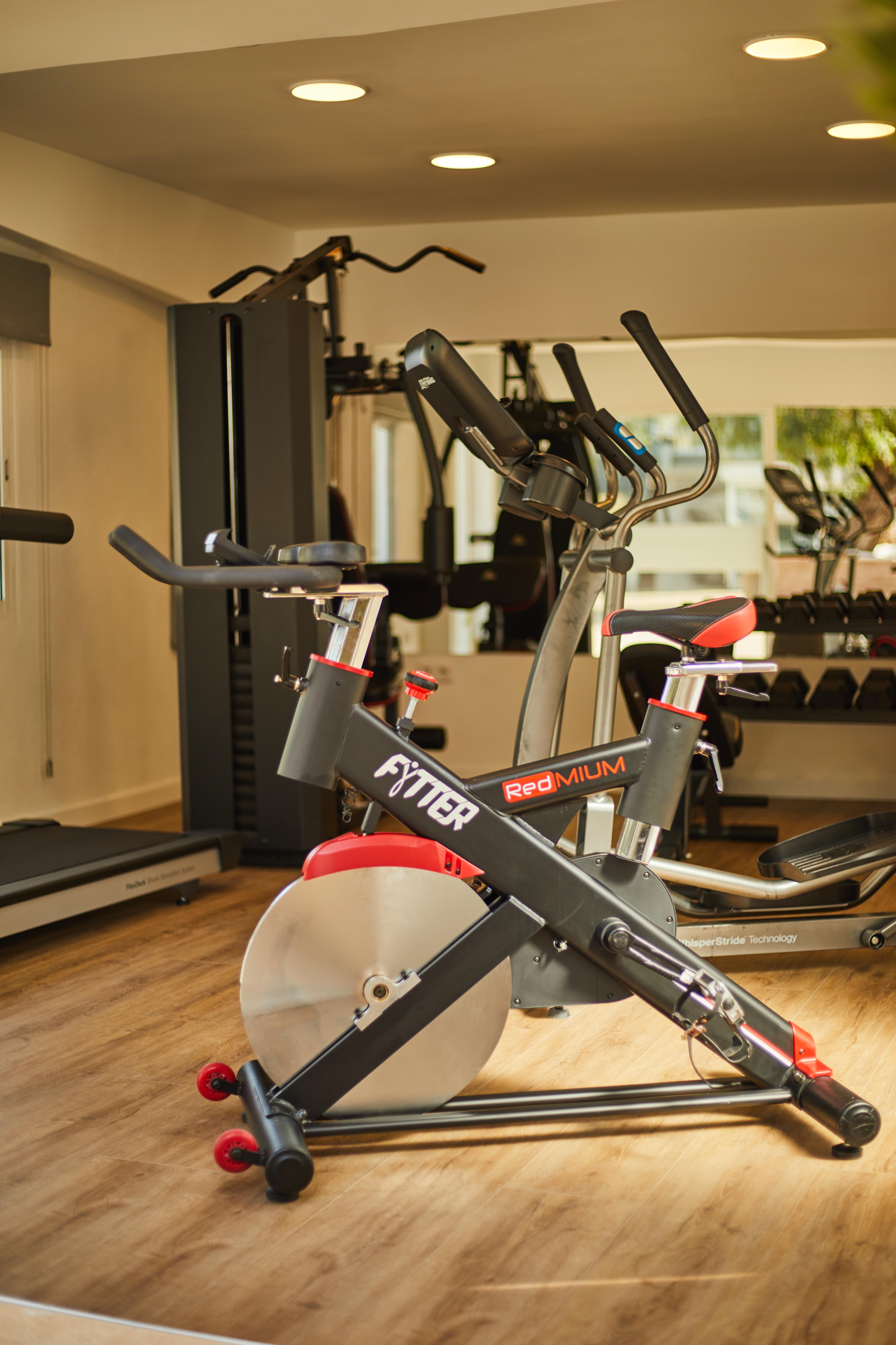 Hotel Joan Miro Museum Palma Kültér fotó A stationary bike