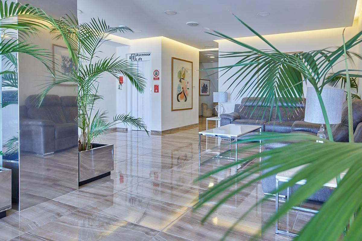 Hotel Joan Miro Museum Palma Kültér fotó The hotel has a lobby