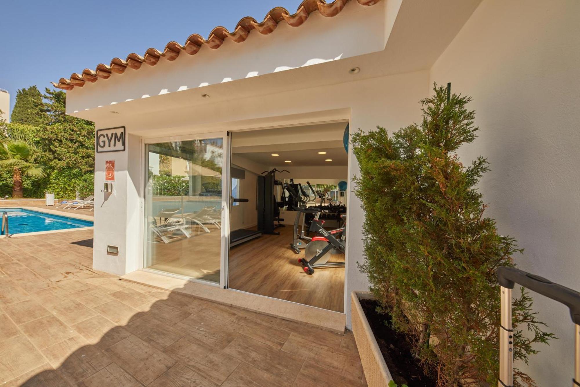 Hotel Joan Miro Museum Palma Kültér fotó Private gym in Portugal