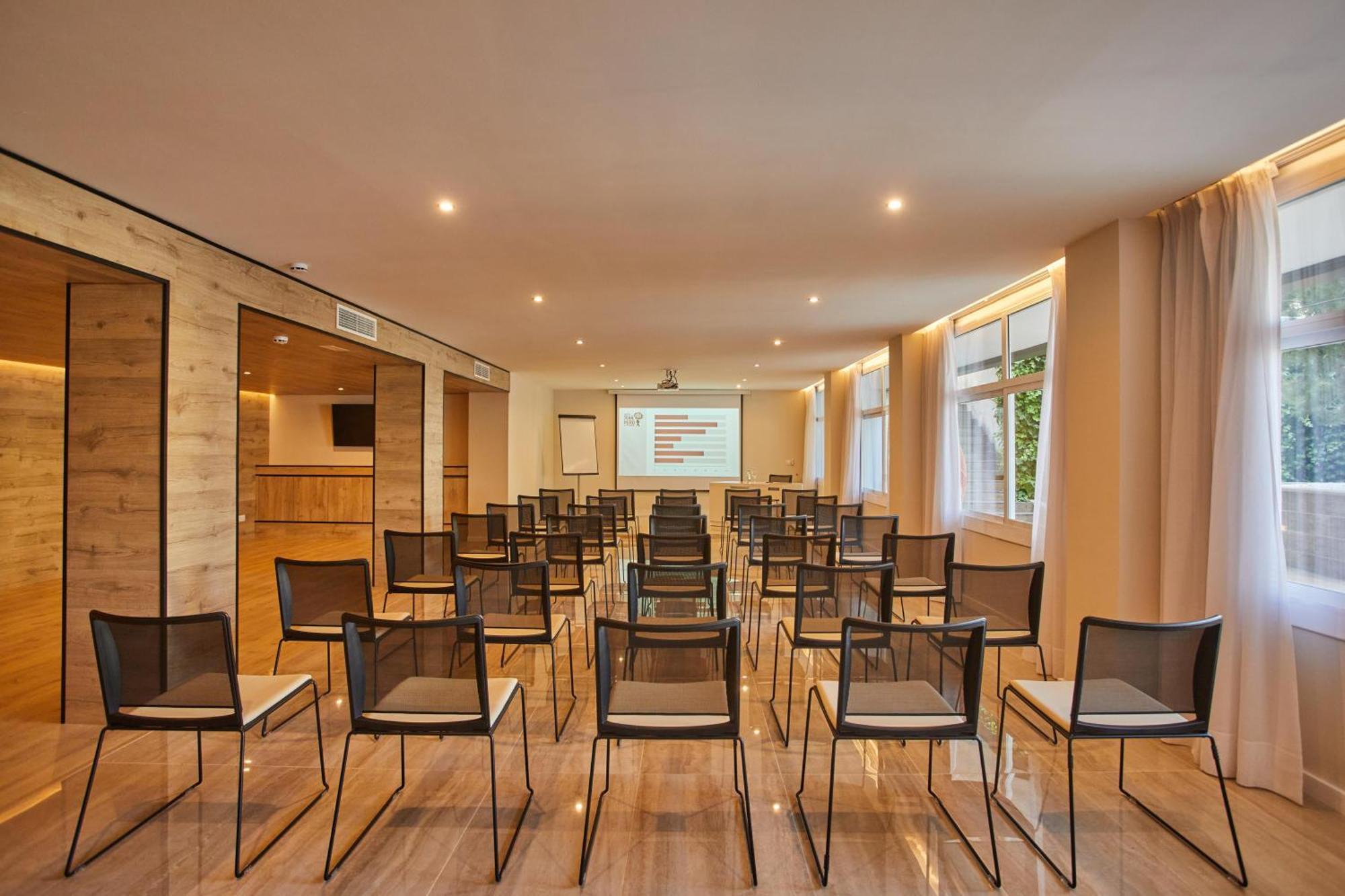 Hotel Joan Miro Museum Palma Kültér fotó The meeting room of the hotel