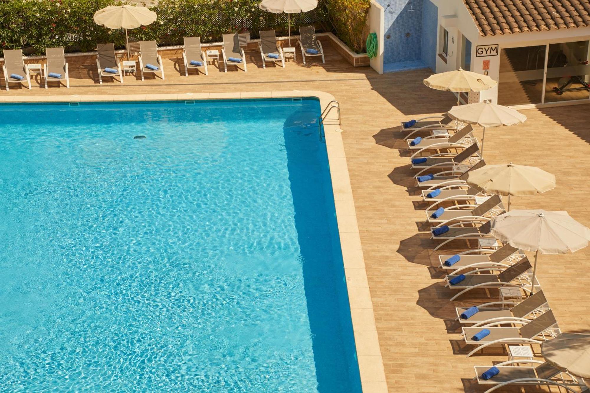 Hotel Joan Miro Museum Palma Kültér fotó Swimming pool